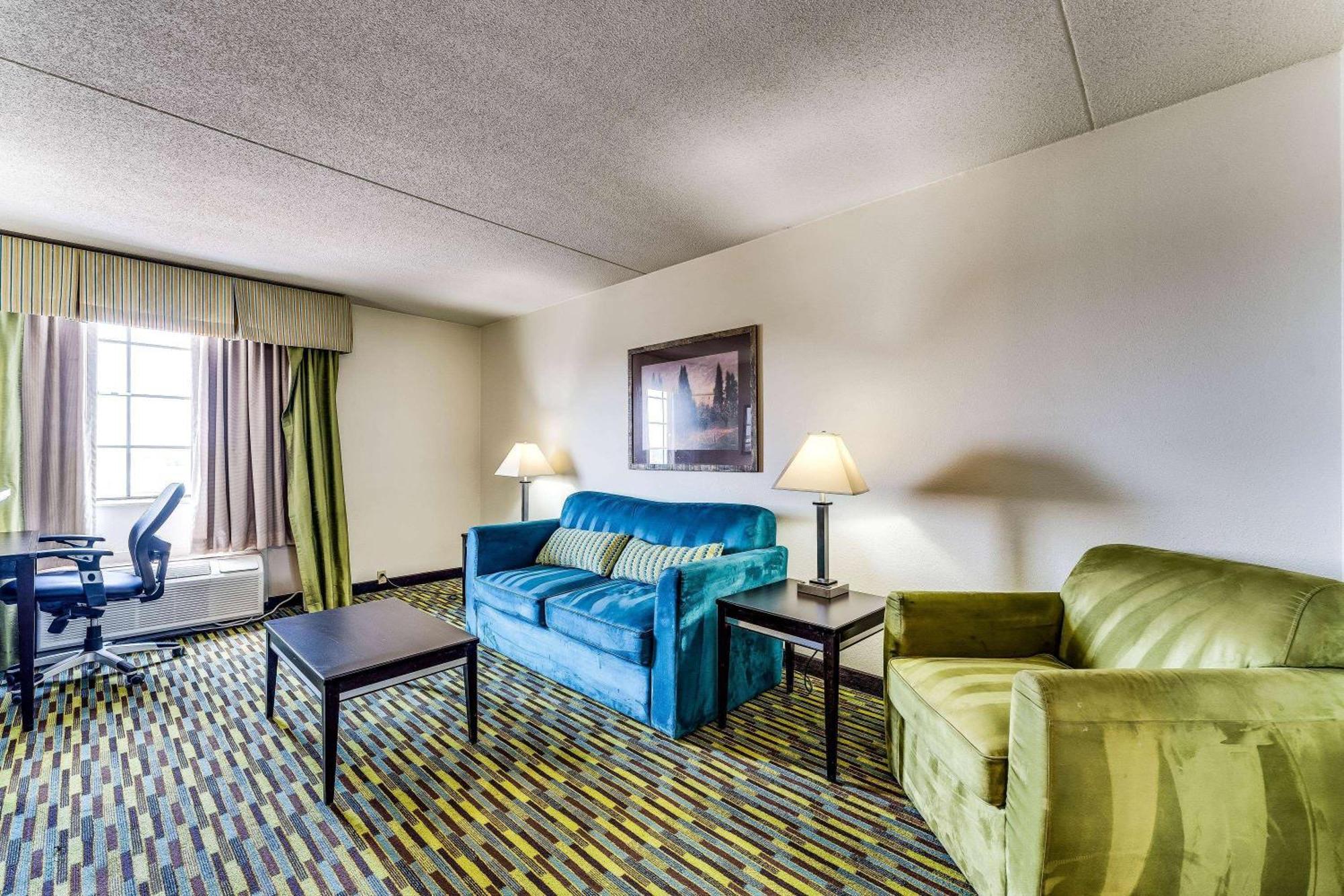 Wyndham Garden Wichita Downtown Hotel Kültér fotó