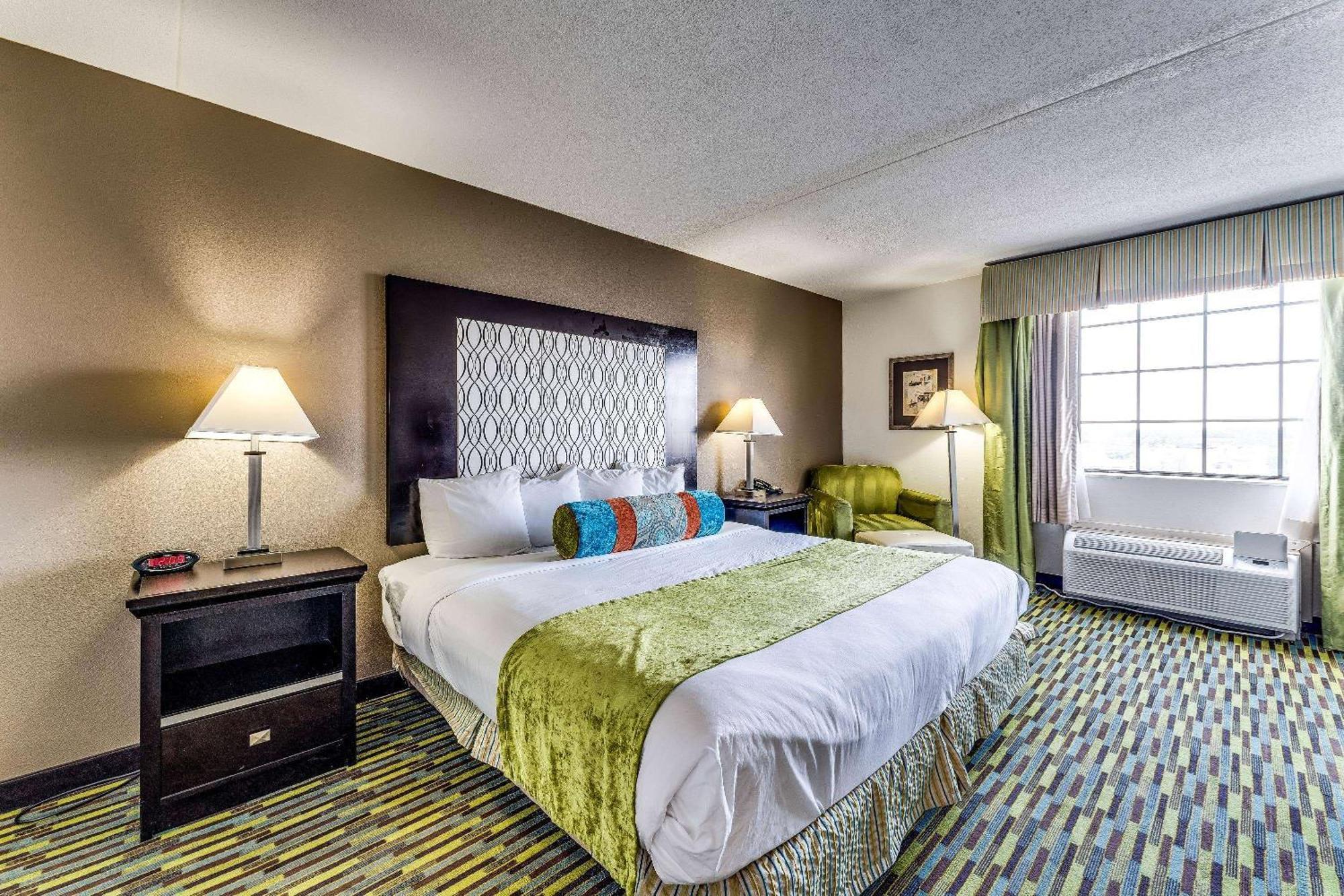 Wyndham Garden Wichita Downtown Hotel Kültér fotó
