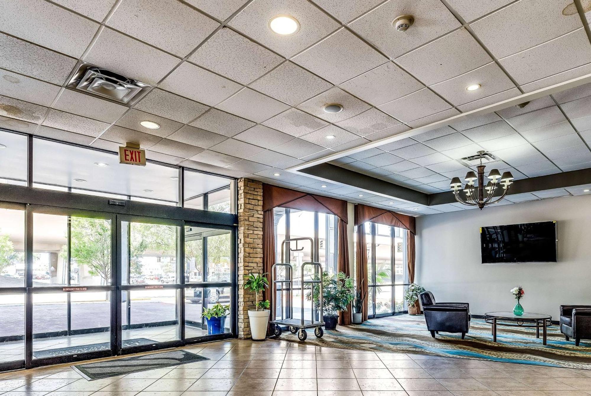 Wyndham Garden Wichita Downtown Hotel Kültér fotó