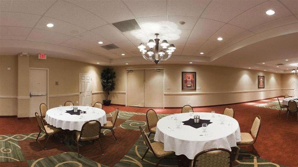 Wyndham Garden Wichita Downtown Hotel Kültér fotó