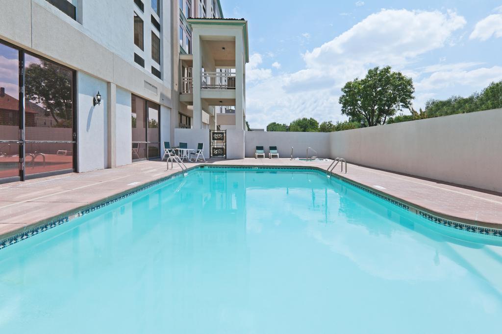 Wyndham Garden Wichita Downtown Hotel Kültér fotó
