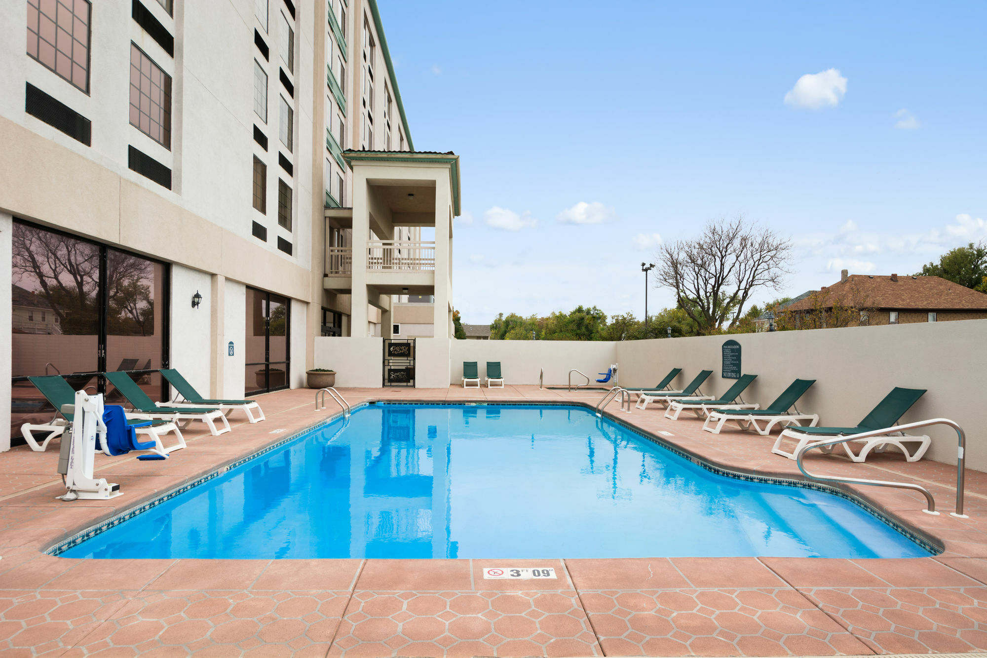 Wyndham Garden Wichita Downtown Hotel Kültér fotó