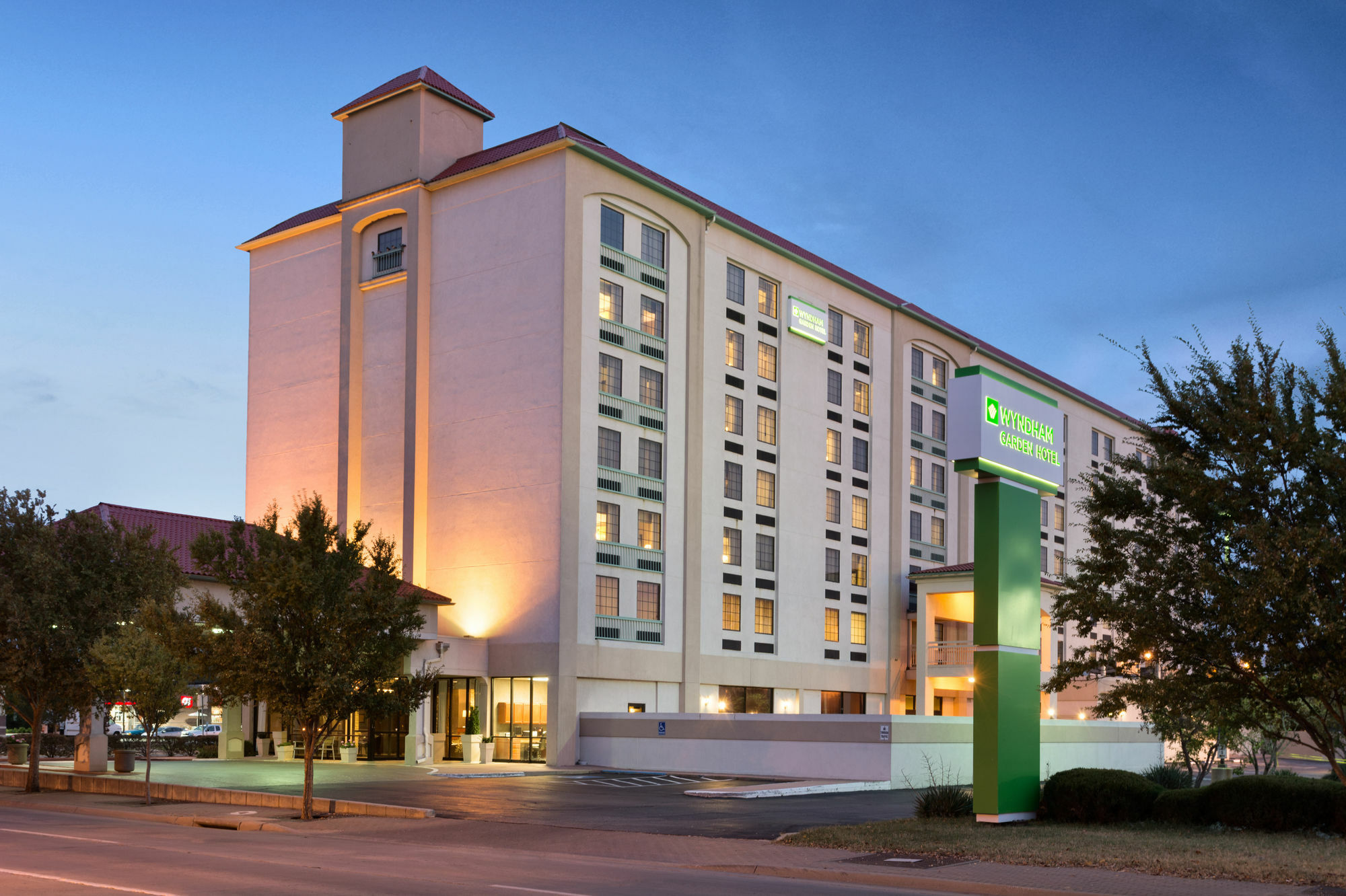 Wyndham Garden Wichita Downtown Hotel Kültér fotó